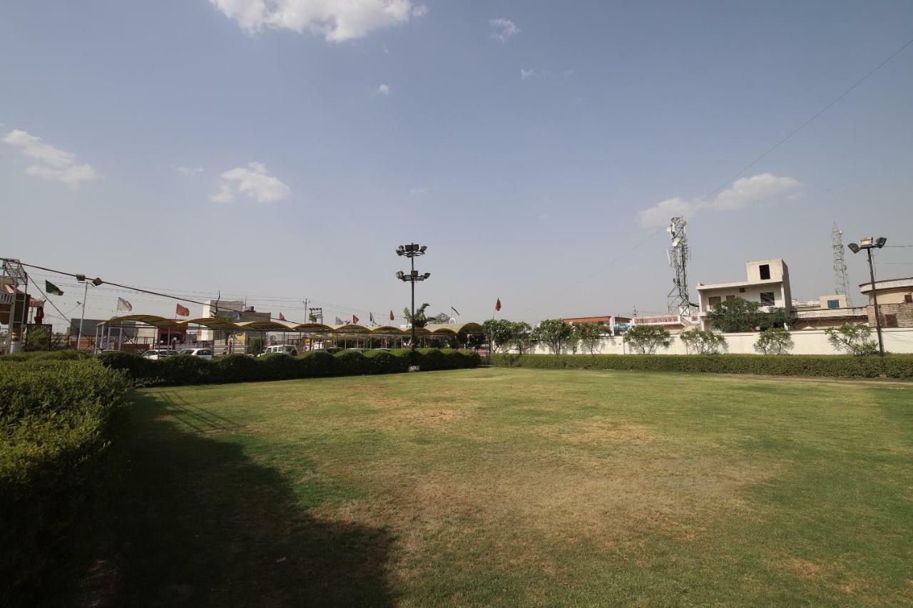 Hotel Deep Palace Jind 外观 照片